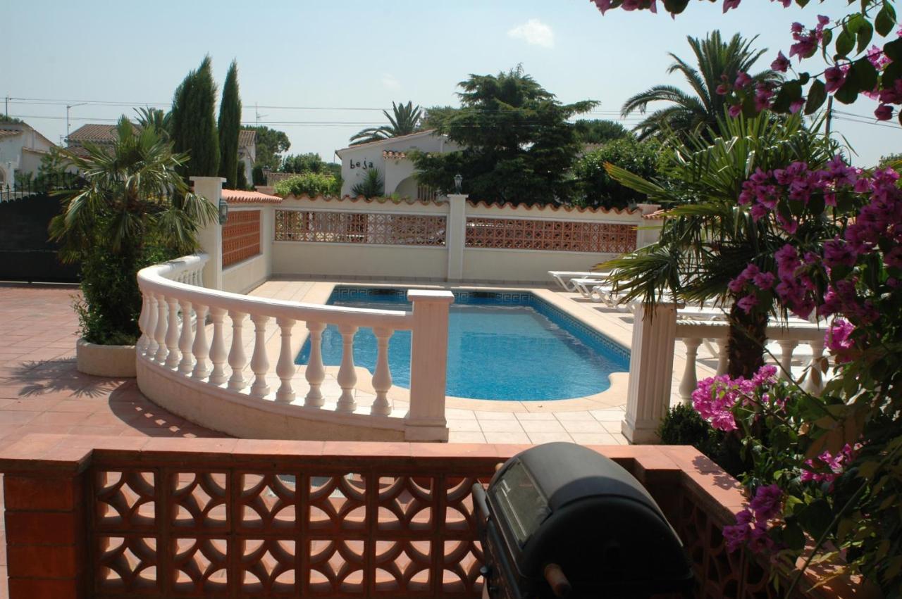 Villa Sol Empuriabrava Kültér fotó